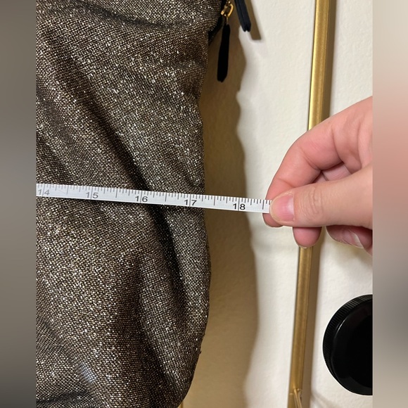 EUC Victorias Secret 17” x 15” Weekend bag - Picture 5 of 7